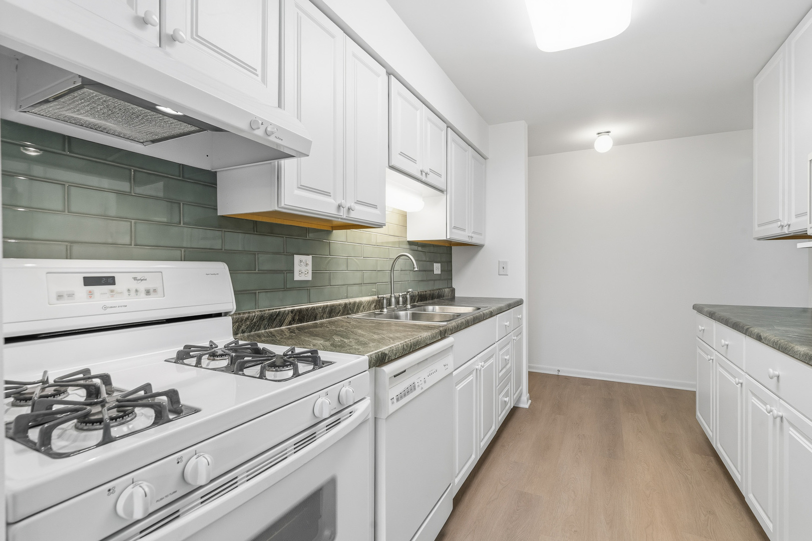 6818 Roberts Drive #3, Woodridge, IL 60517