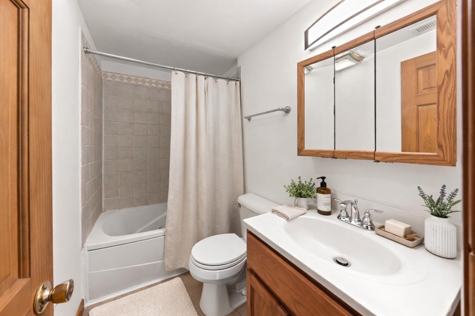 225 E Lincoln Avenue, Glendale Heights, IL 60139