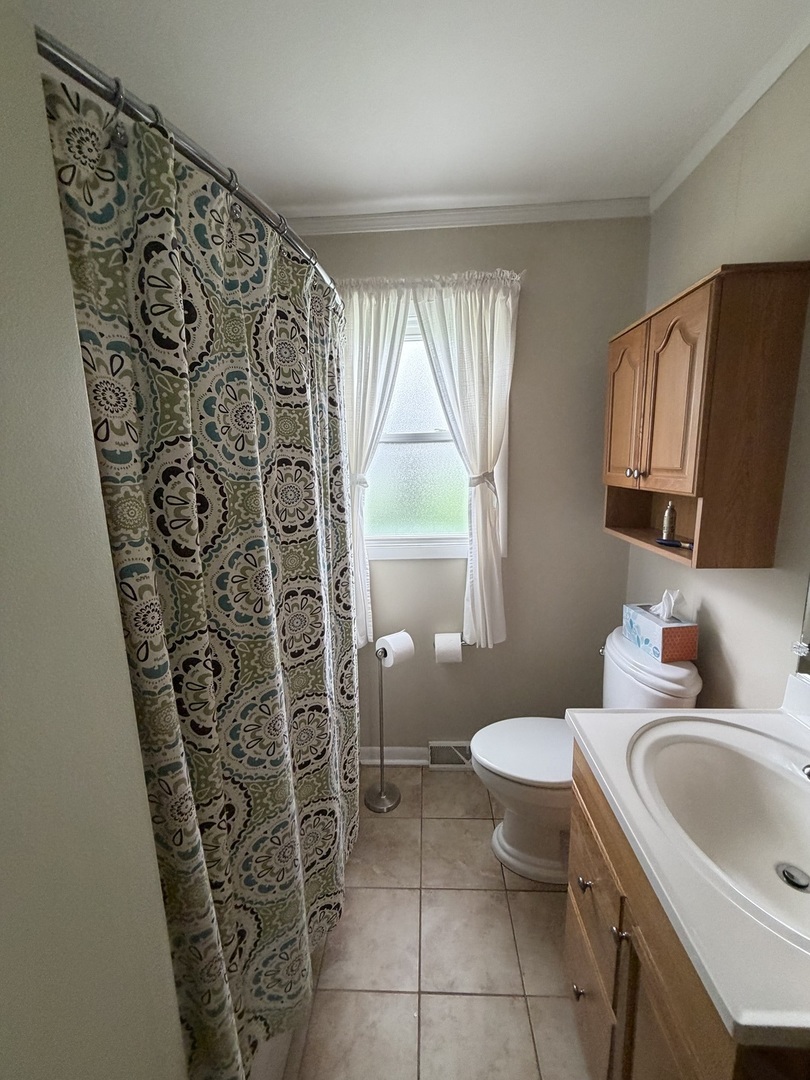 3935 Arthur Terrace Court, Markham, IL 60428