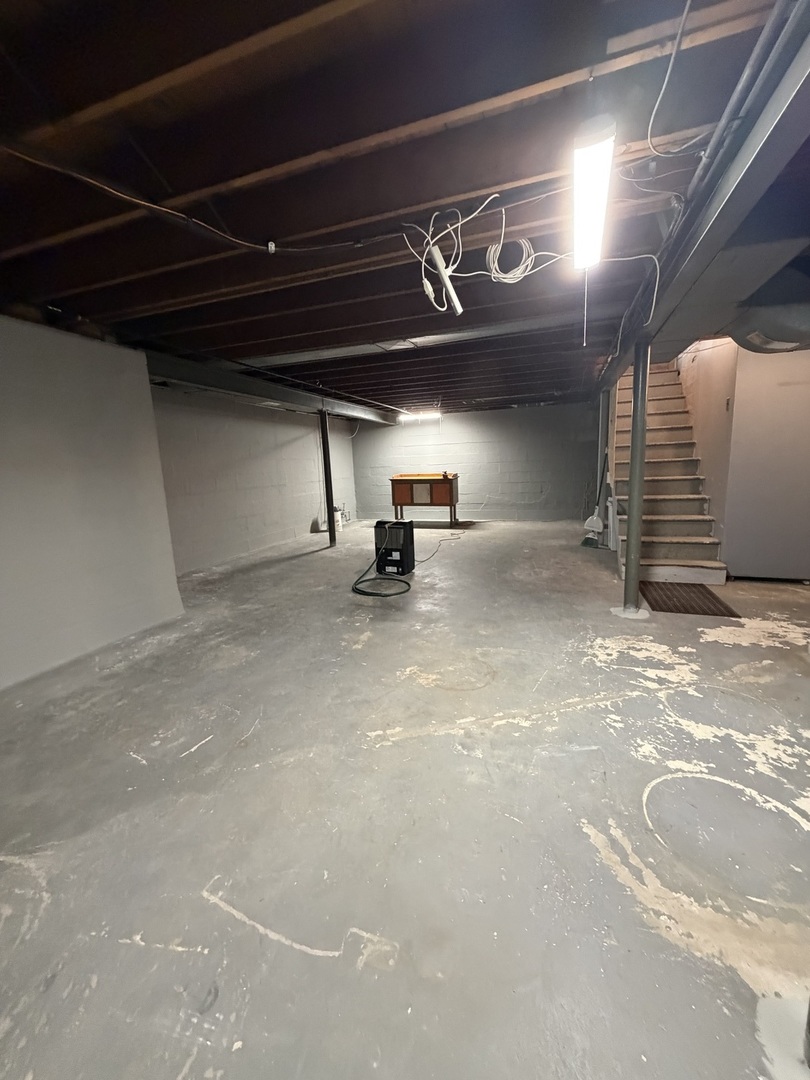 3935 Arthur Terrace Court, Markham, IL 60428