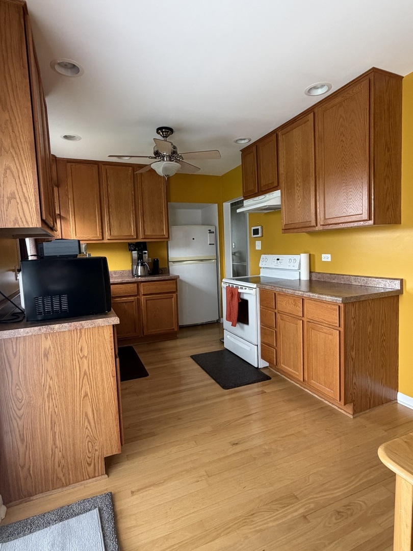 3935 Arthur Terrace Court, Markham, IL 60428