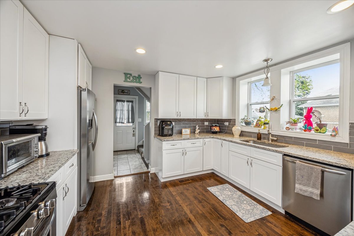 3647 Euclid Avenue, Berwyn, IL 60402