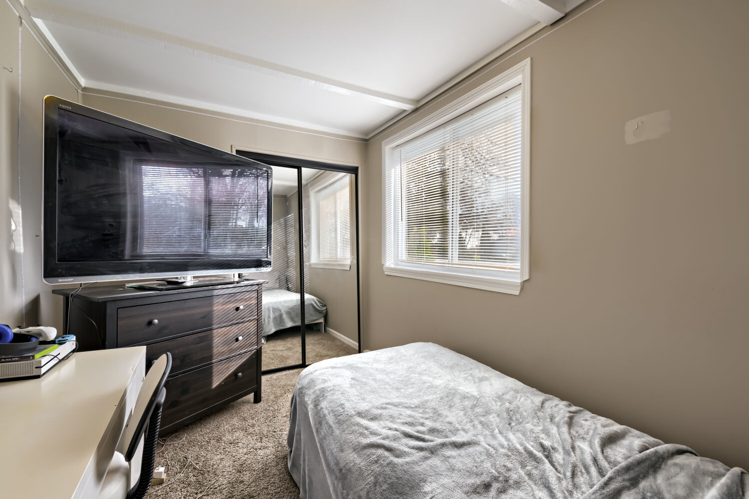 250 Beauteau Street, Lake Zurich, IL 60047