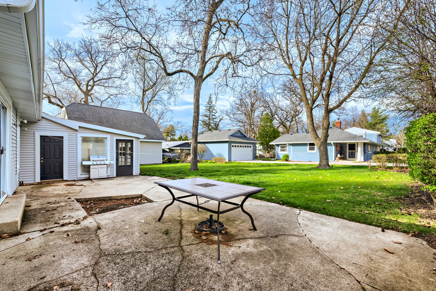 250 Beauteau Street, Lake Zurich, IL 60047