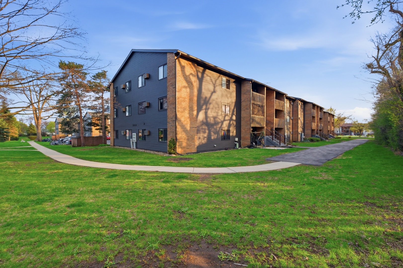 621 Virginia Road #107, Crystal Lake, IL 60014