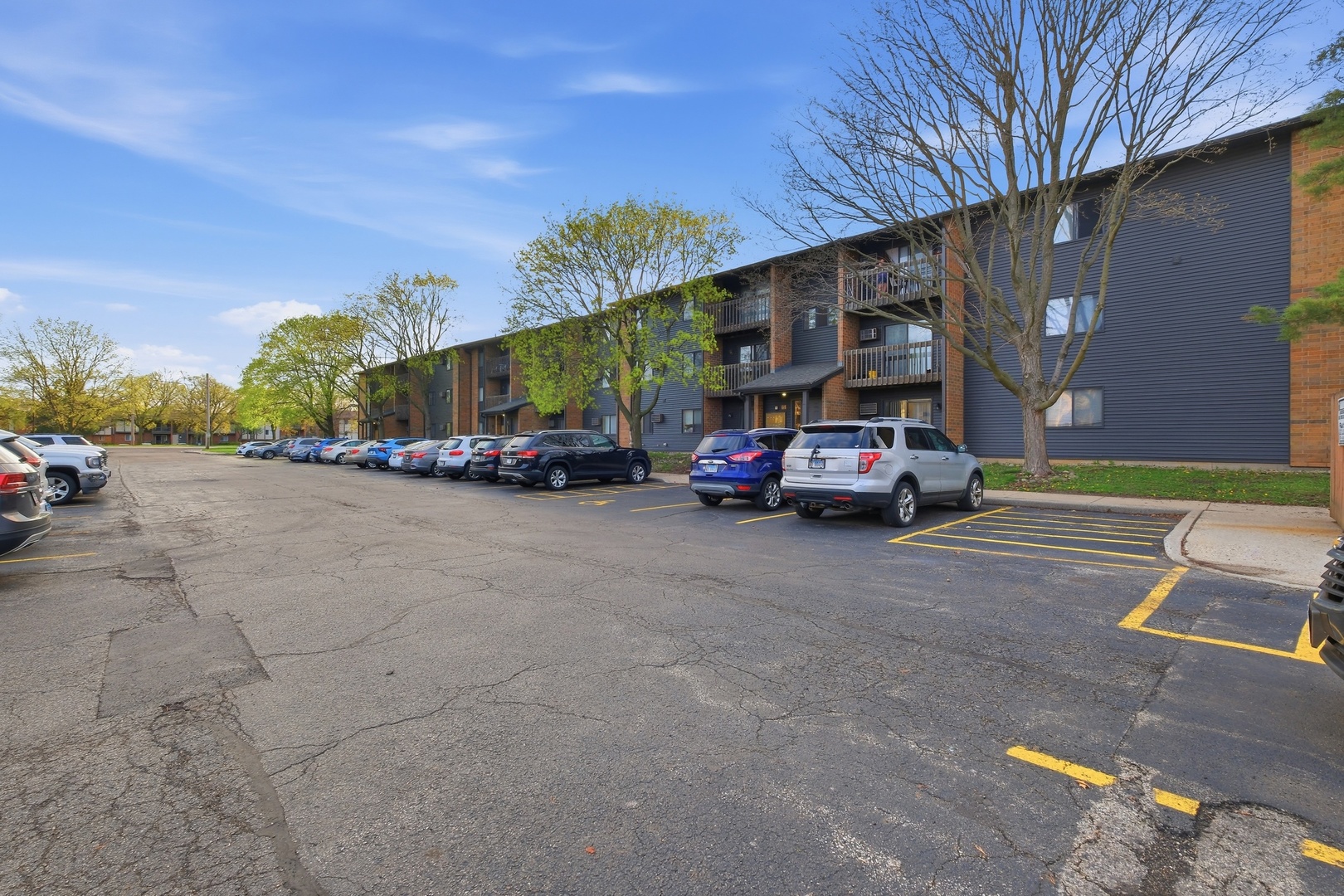 621 Virginia Road #107, Crystal Lake, IL 60014