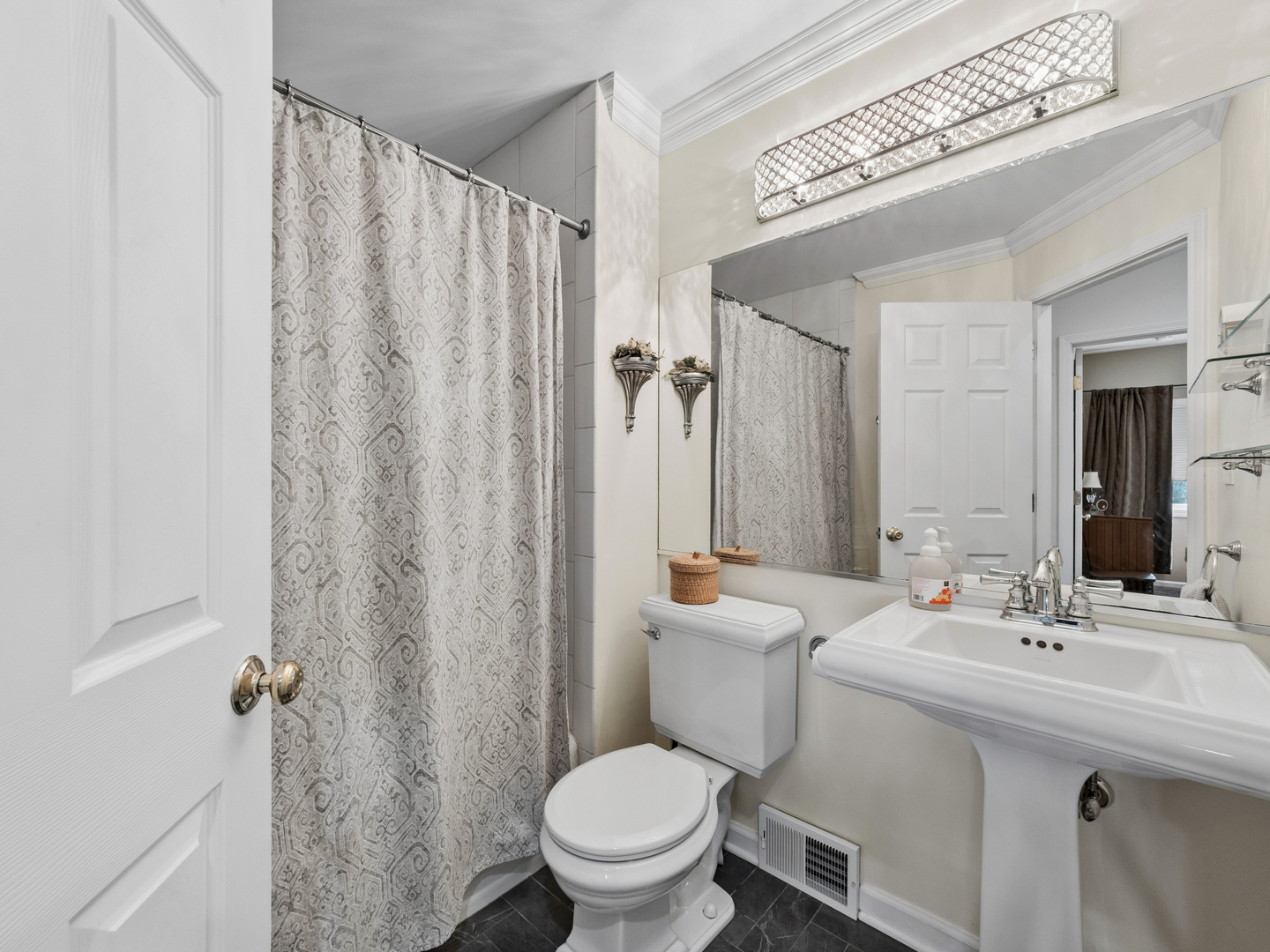 Arlington Heights, IL 60005