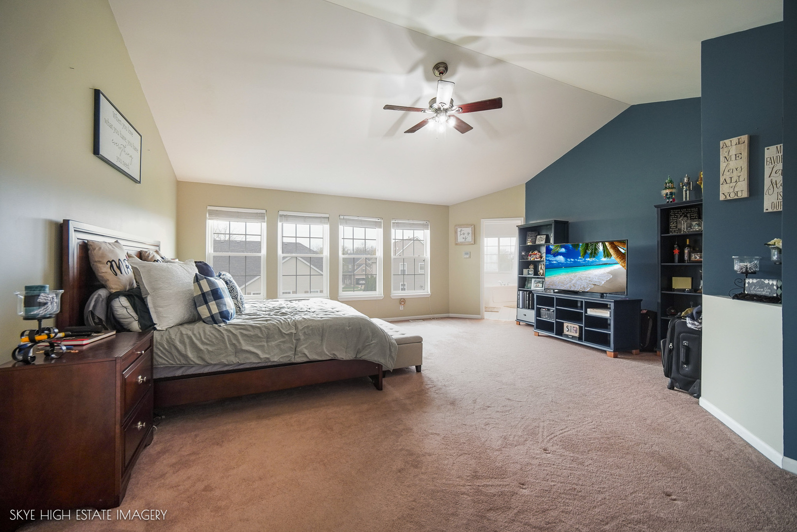 1286 Dorr Drive, Sugar Grove, IL 60554