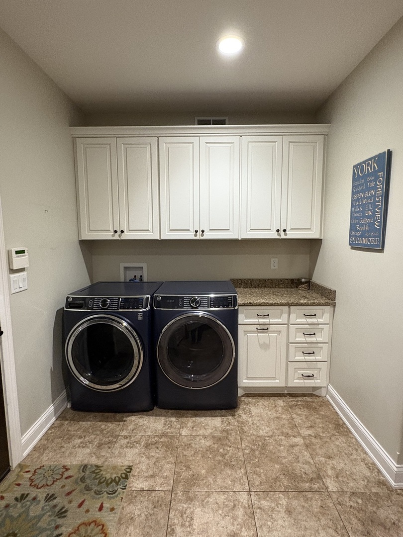 1854 W Forestview Drive, Sycamore, IL 60178