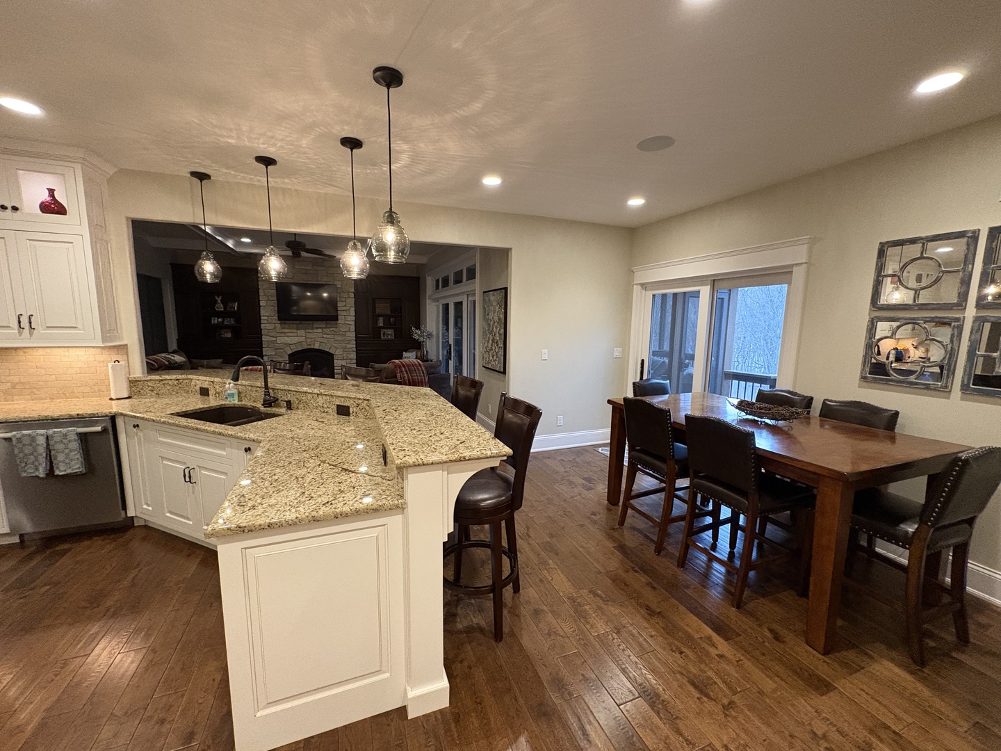 1854 W Forestview Drive, Sycamore, IL 60178