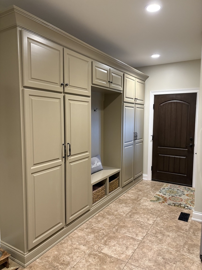 1854 W Forestview Drive, Sycamore, IL 60178