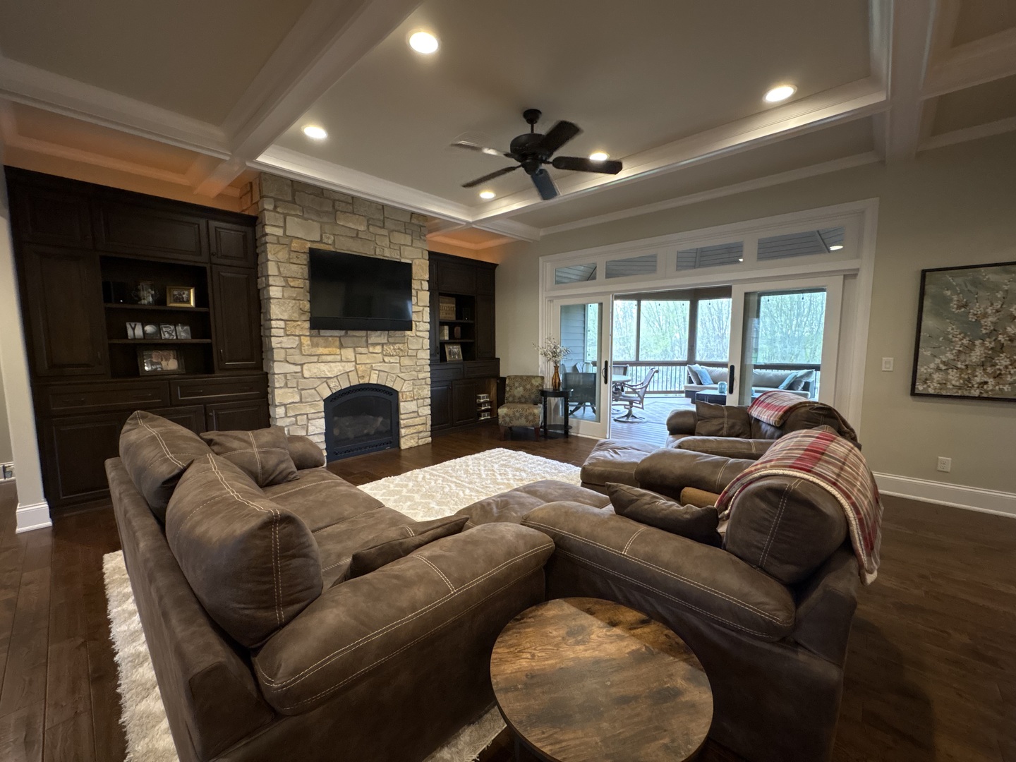 1854 W Forestview Drive, Sycamore, IL 60178