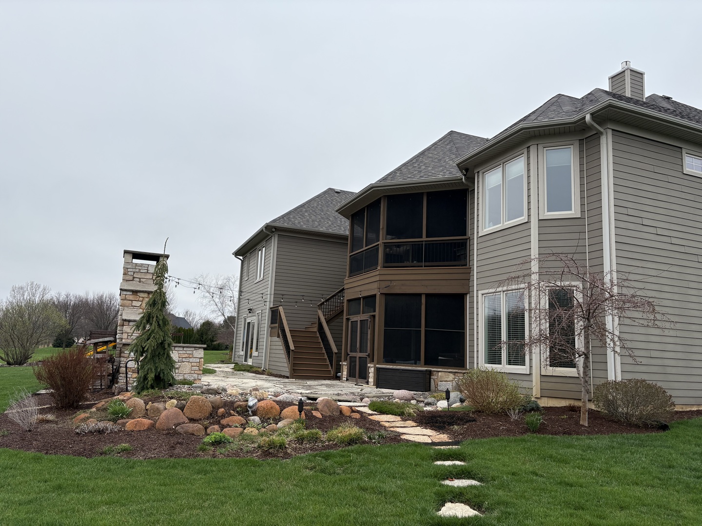 1854 W Forestview Drive, Sycamore, IL 60178