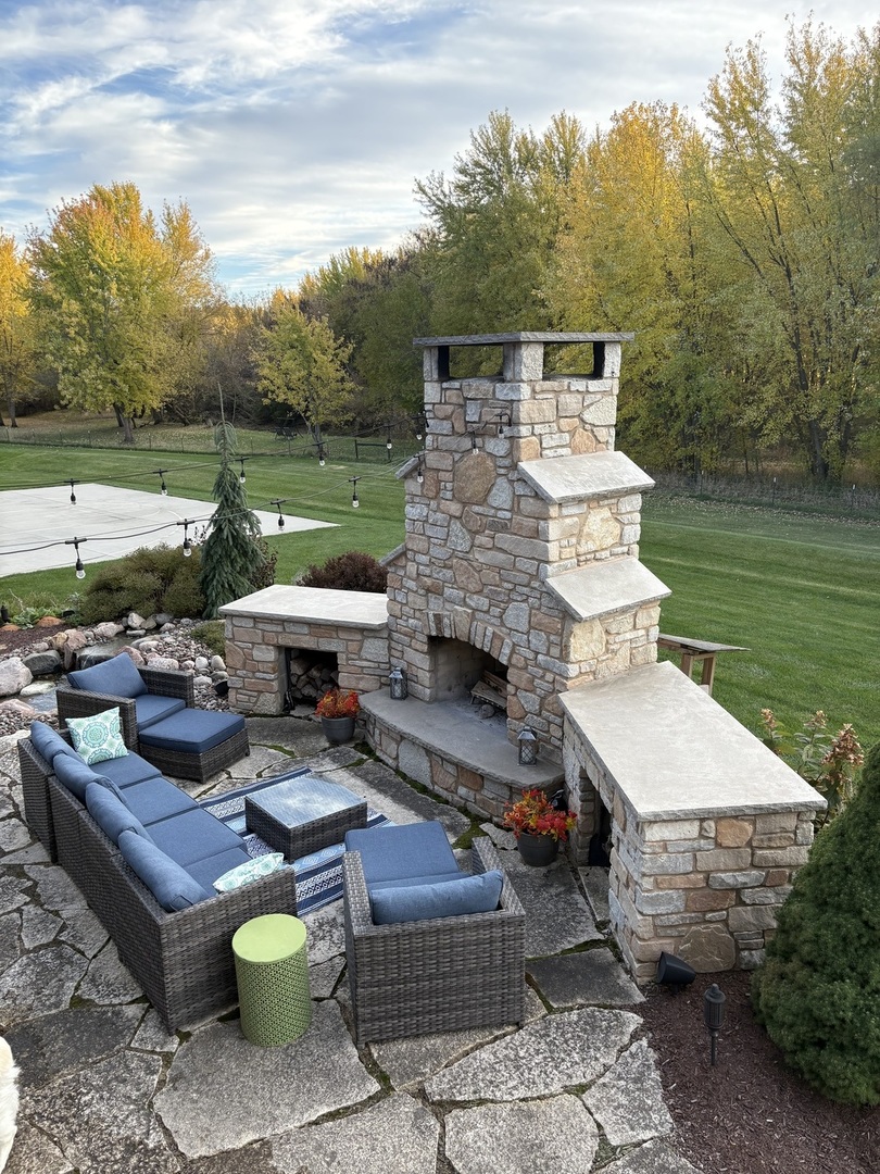 1854 W Forestview Drive, Sycamore, IL 60178