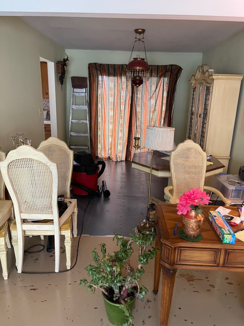 615 E Turner Avenue, Roselle, IL 60172