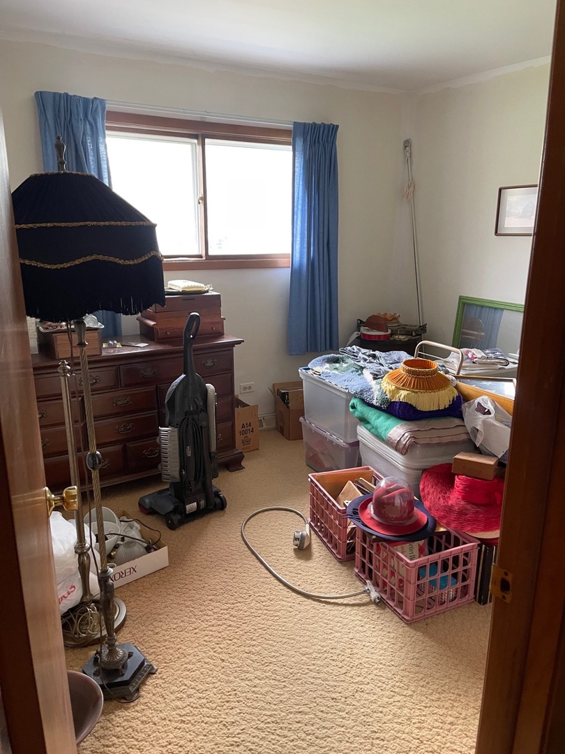 615 E Turner Avenue, Roselle, IL 60172