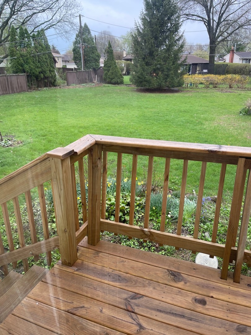 615 E Turner Avenue, Roselle, IL 60172