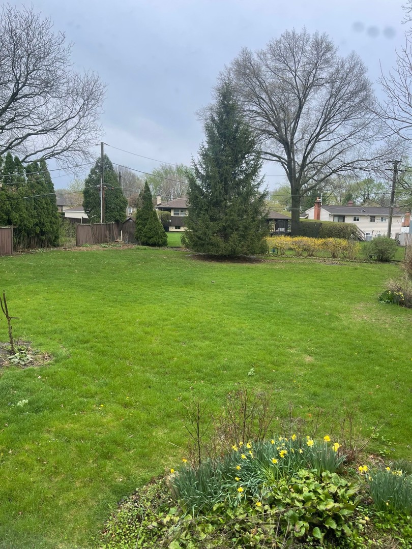 615 E Turner Avenue, Roselle, IL 60172