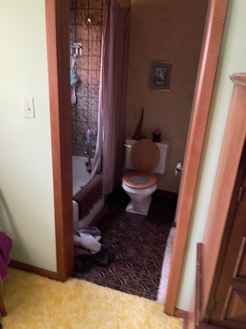 615 E Turner Avenue, Roselle, IL 60172