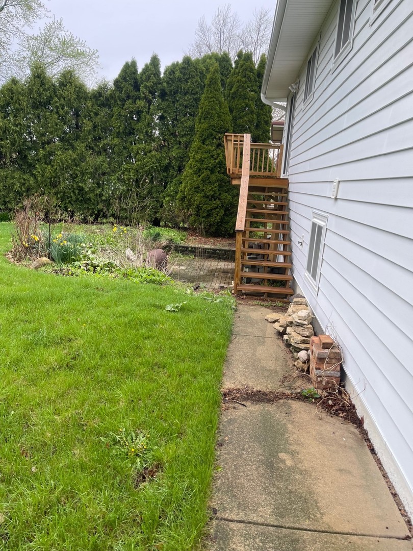 615 E Turner Avenue, Roselle, IL 60172