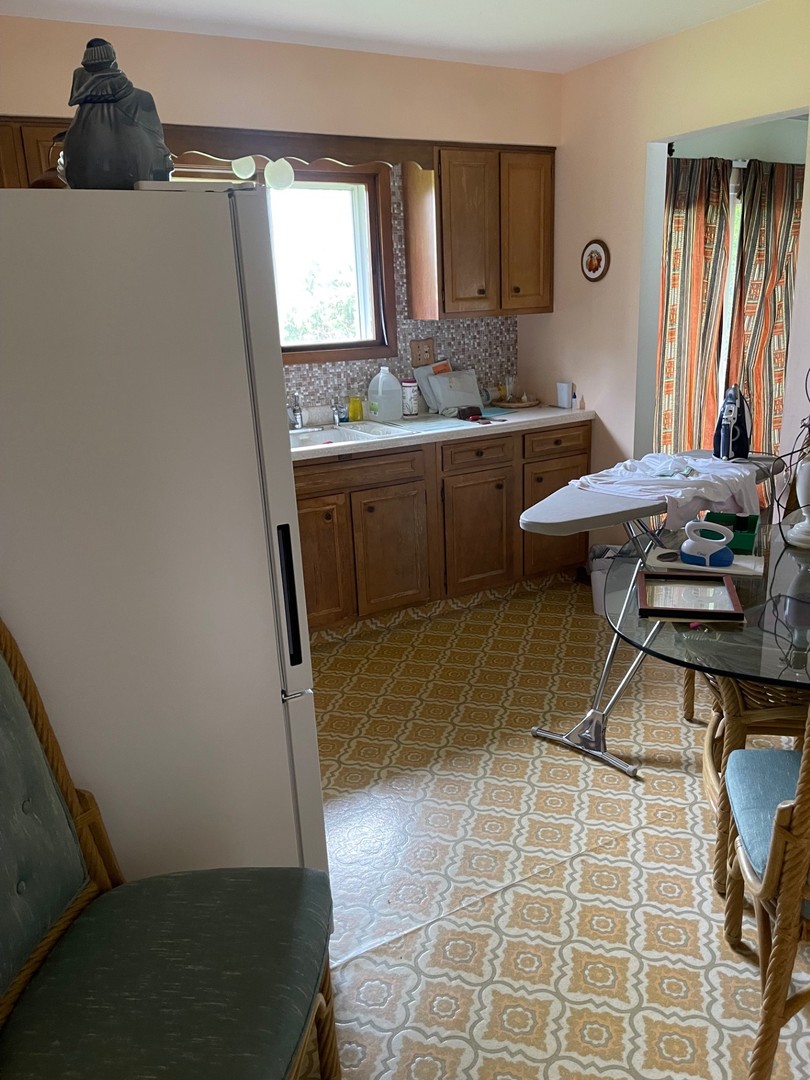 615 E Turner Avenue, Roselle, IL 60172