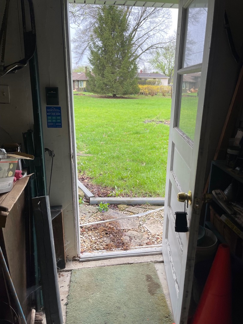 615 E Turner Avenue, Roselle, IL 60172