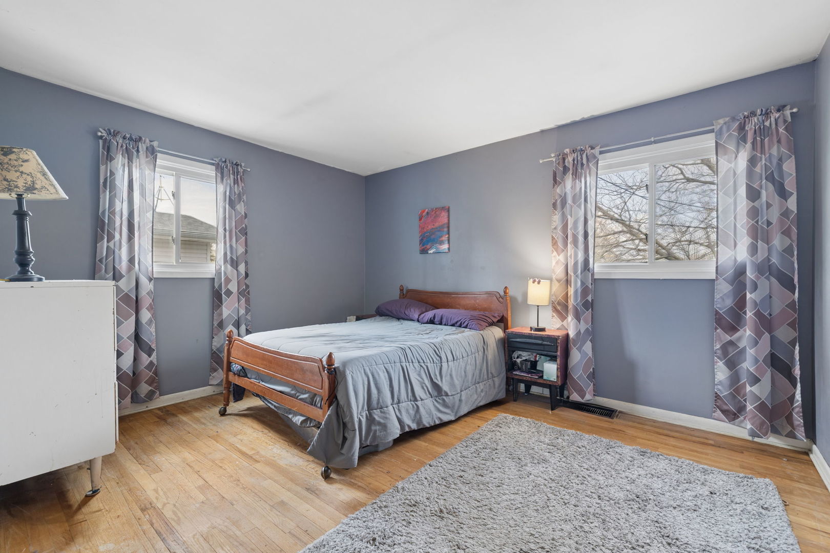 933 S Iowa Avenue, Addison, IL 60101