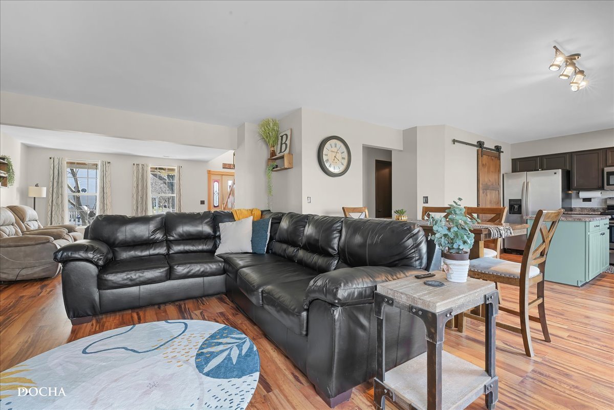 123 Eisenhower Drive, Oswego, IL 60543