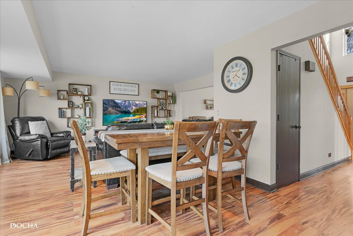 123 Eisenhower Drive, Oswego, IL 60543