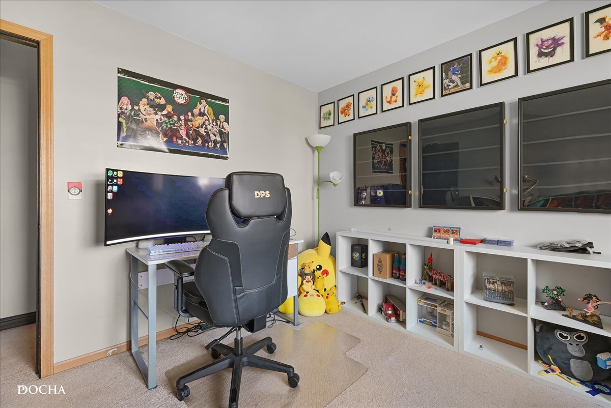 123 Eisenhower Drive, Oswego, IL 60543