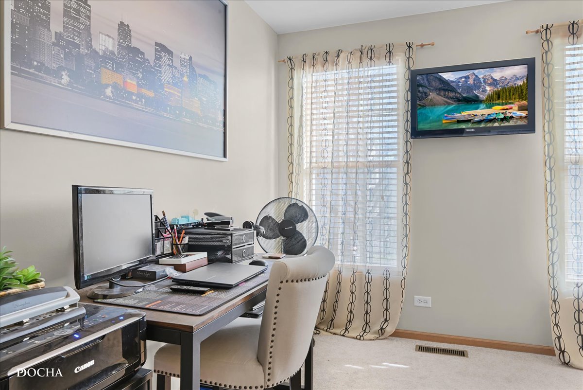 123 Eisenhower Drive, Oswego, IL 60543