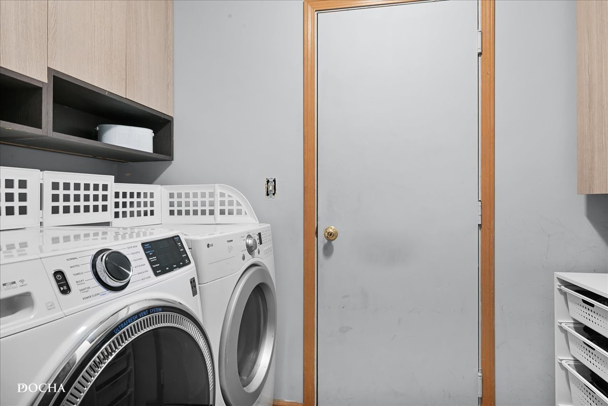 123 Eisenhower Drive, Oswego, IL 60543