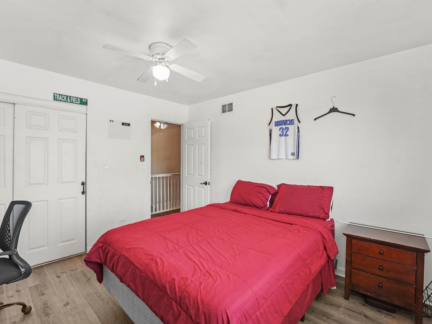 14541 S MARQUETTE Avenue, Burnham, IL 60633