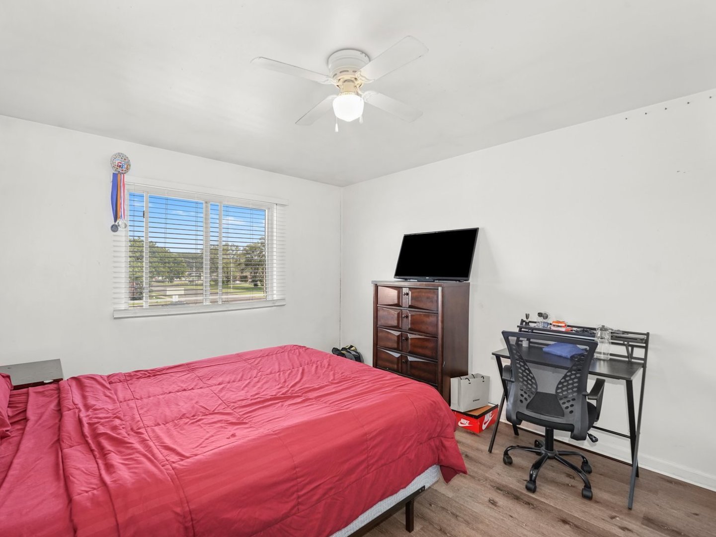 14541 S MARQUETTE Avenue, Burnham, IL 60633