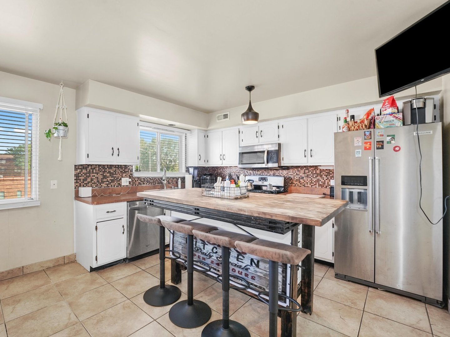 14541 S MARQUETTE Avenue, Burnham, IL 60633