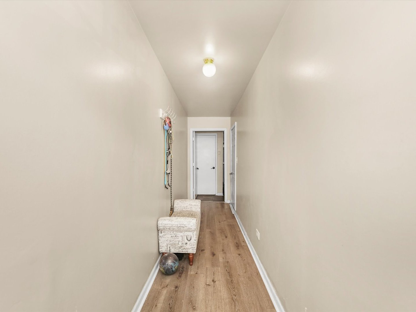 14541 S MARQUETTE Avenue, Burnham, IL 60633