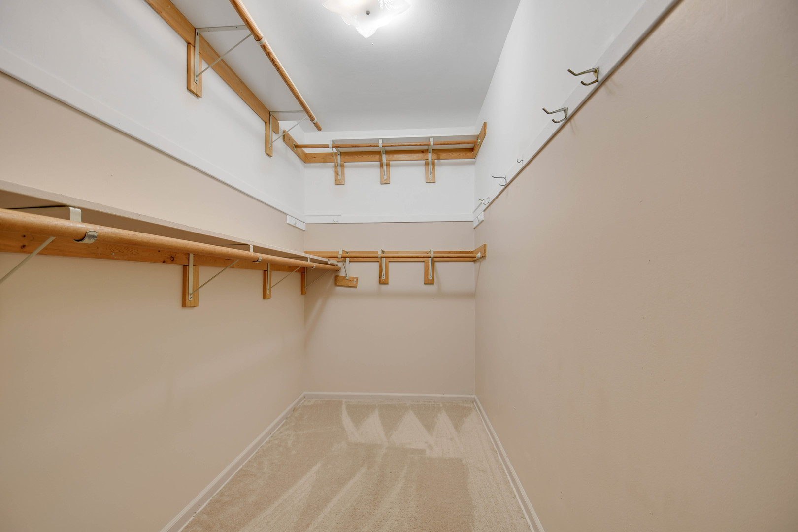 18751 Kings Road, Homewood, IL 60430