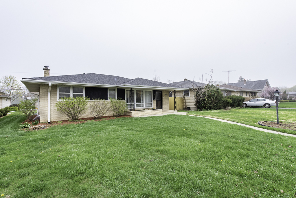 2203 Gilboa Avenue, Zion, IL 60099