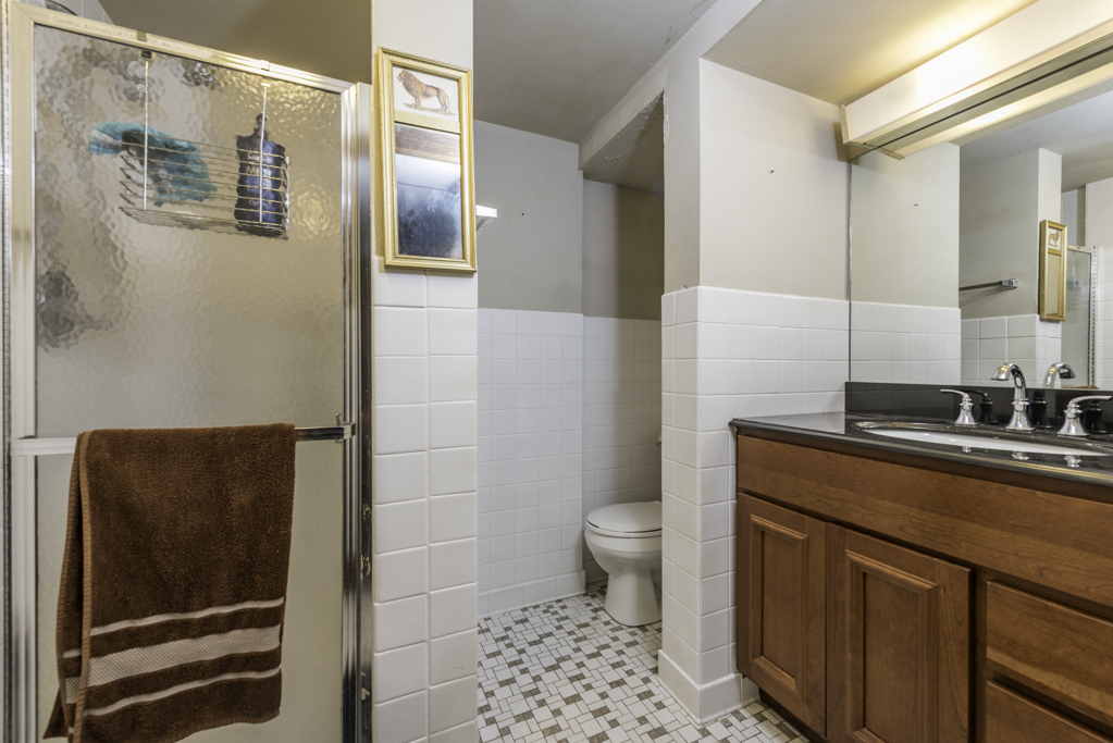 2203 Gilboa Avenue, Zion, IL 60099