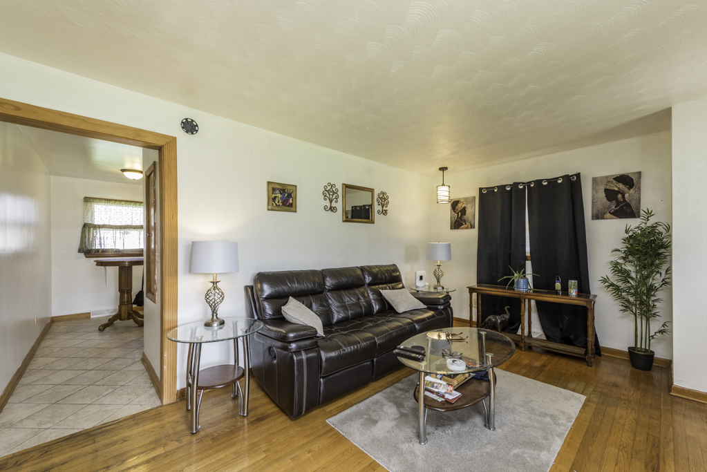 2203 Gilboa Avenue, Zion, IL 60099