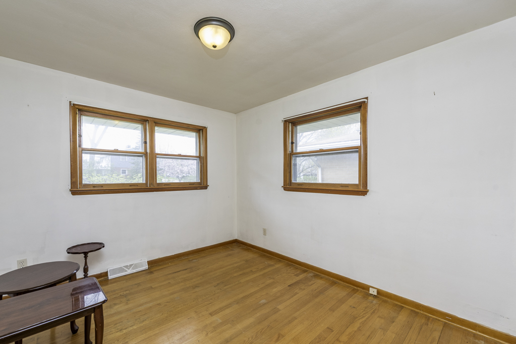 2203 Gilboa Avenue, Zion, IL 60099