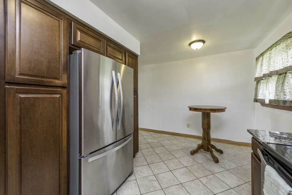 2203 Gilboa Avenue, Zion, IL 60099