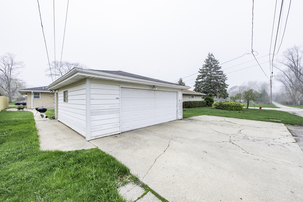 2203 Gilboa Avenue, Zion, IL 60099