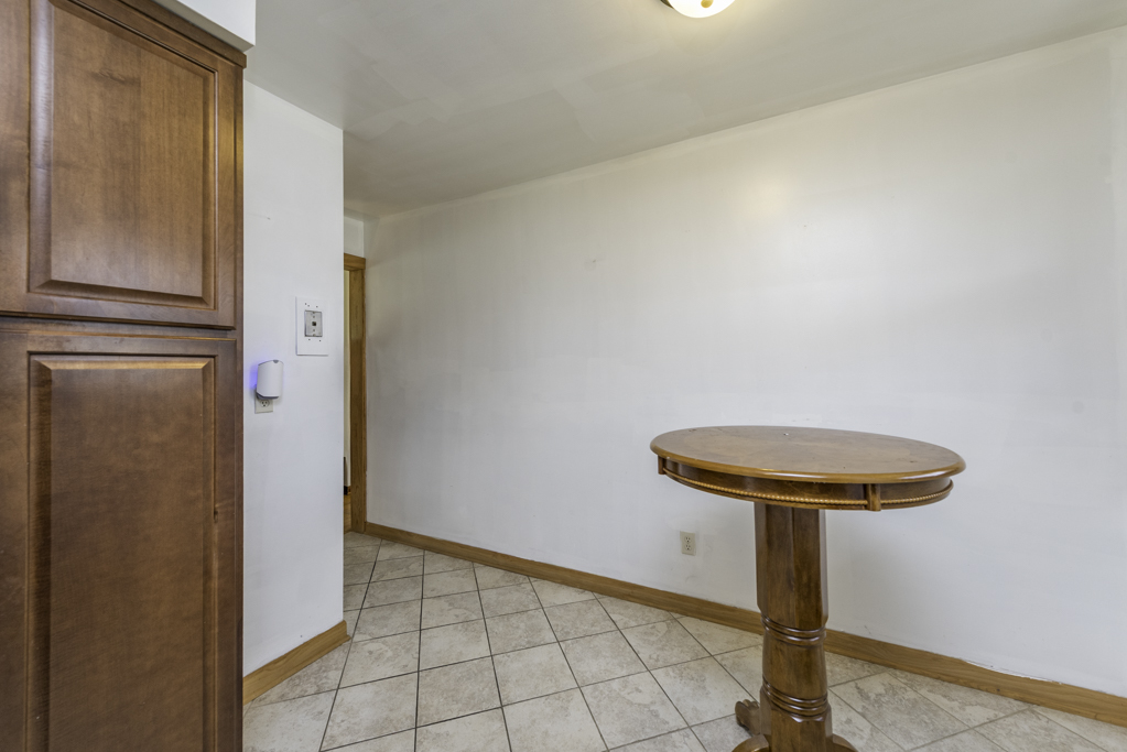 2203 Gilboa Avenue, Zion, IL 60099