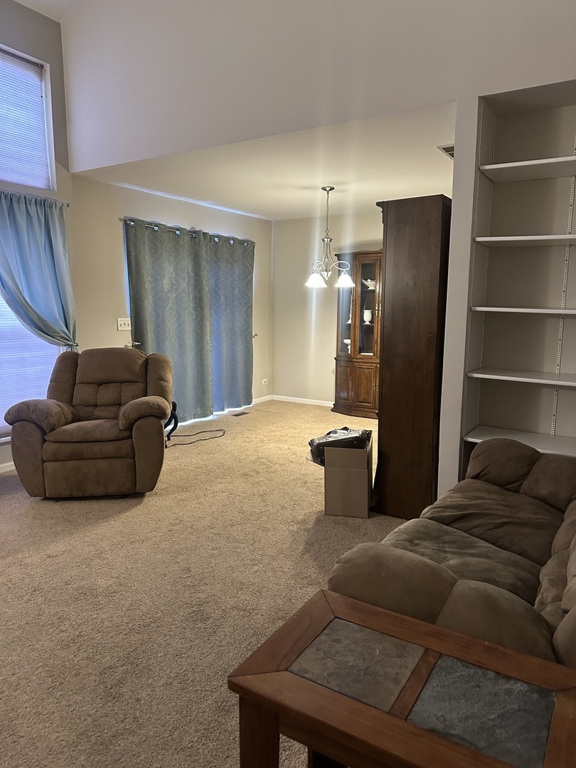 2067 Peach Tree Lane, Algonquin, IL 60102