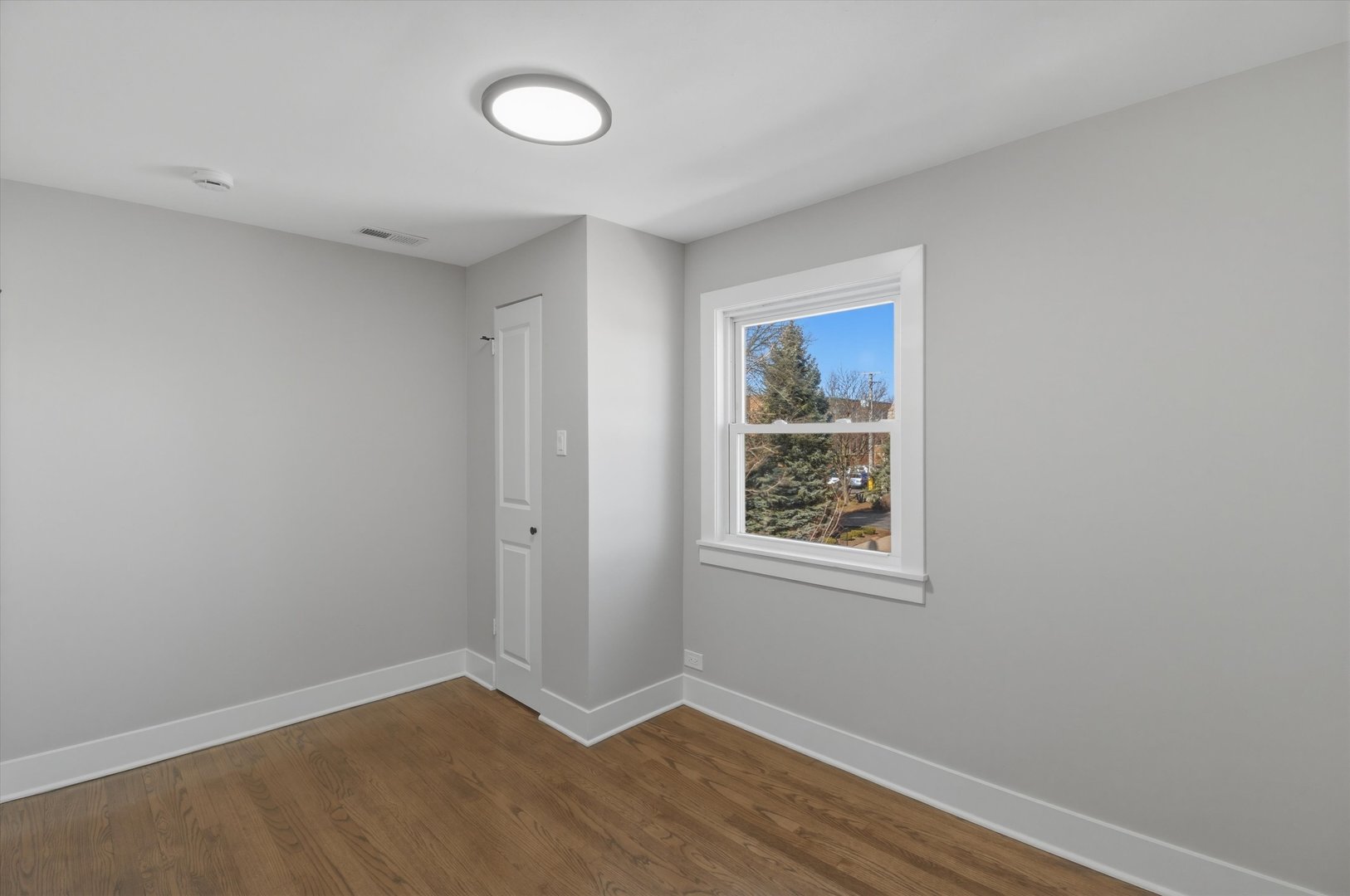 5400 S Nashville Avenue, Chicago, IL 60638