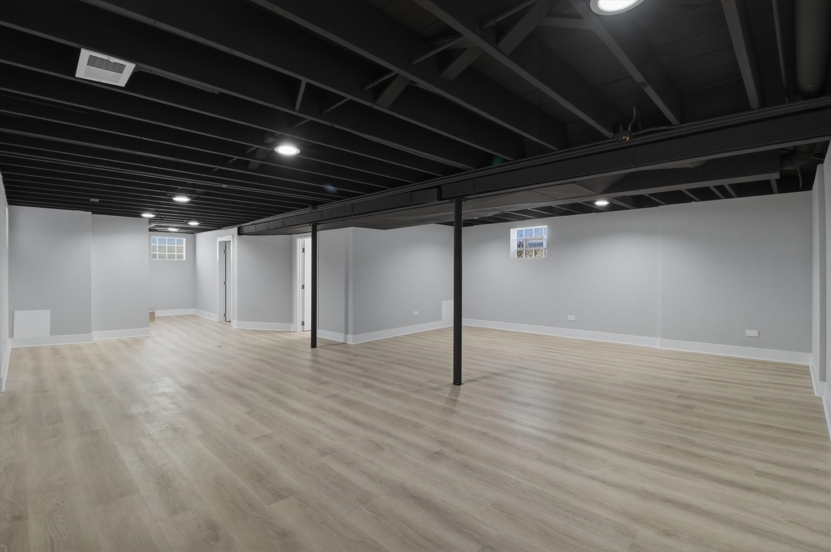 5400 S Nashville Avenue, Chicago, IL 60638