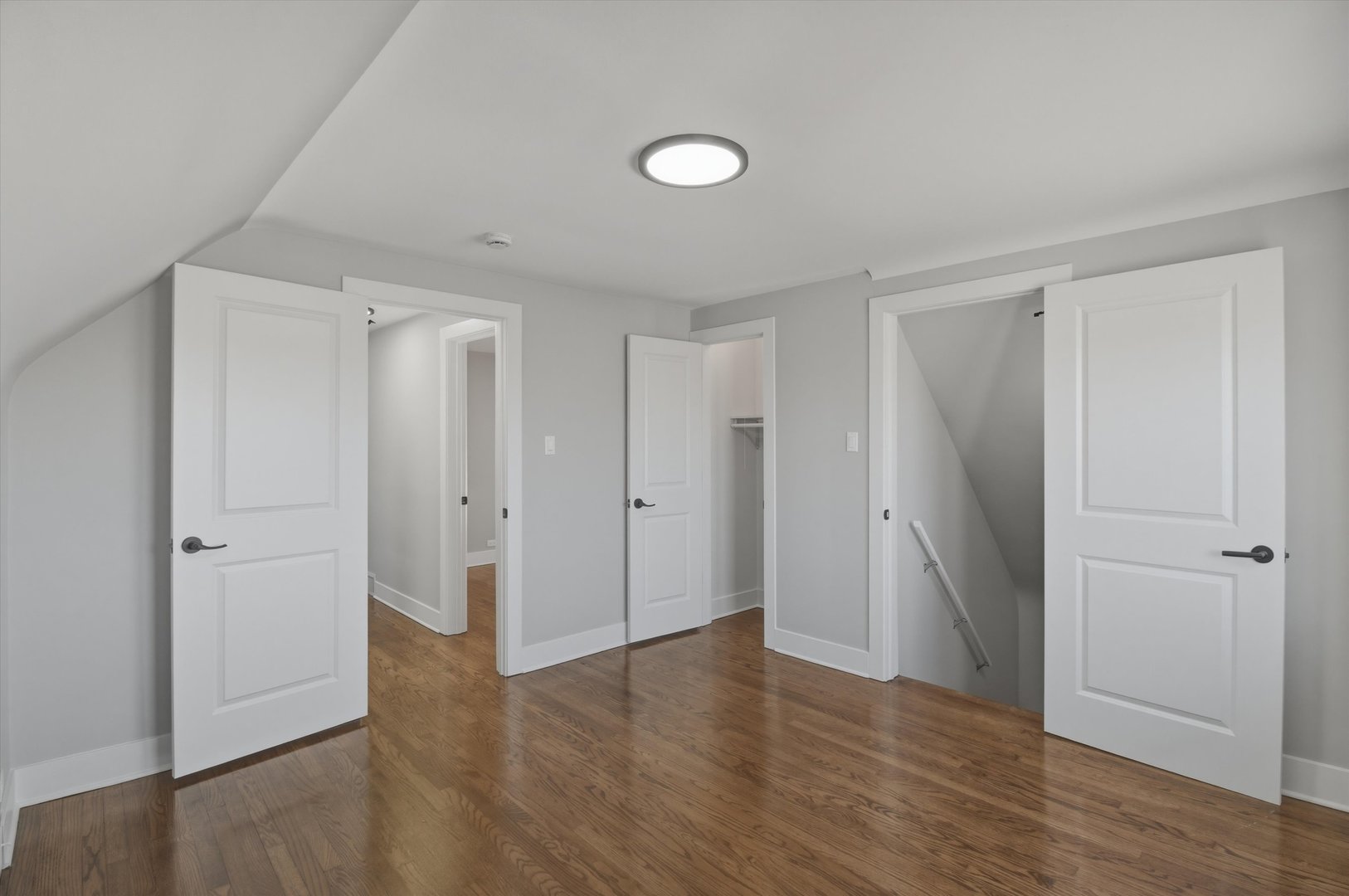 5400 S Nashville Avenue, Chicago, IL 60638