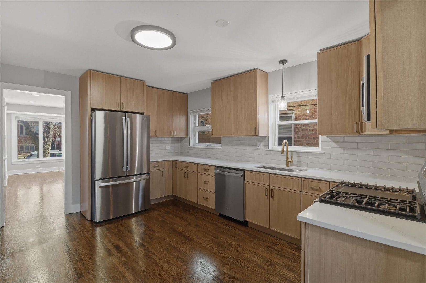 5400 S Nashville Avenue, Chicago, IL 60638