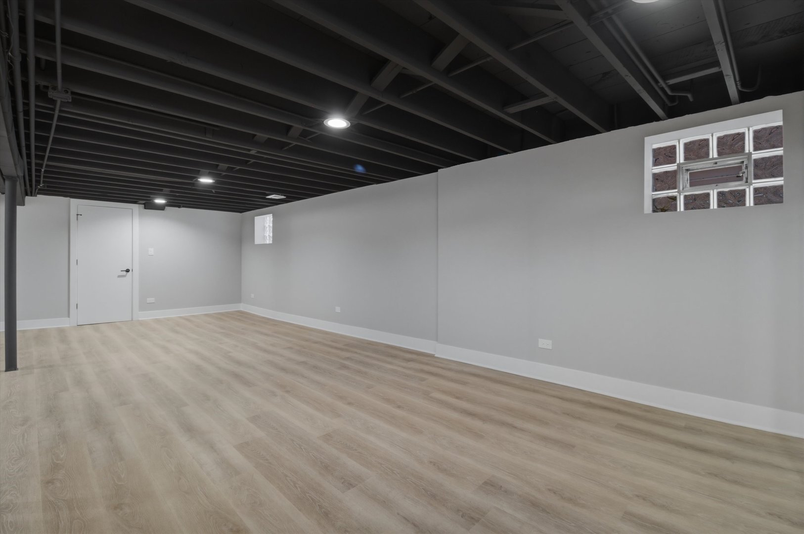 5400 S Nashville Avenue, Chicago, IL 60638